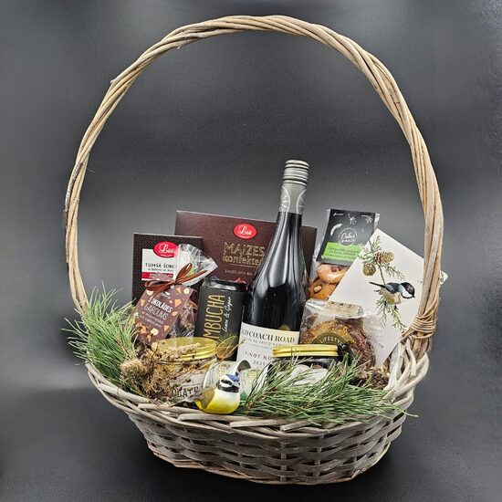 Ziemassvētku dāvanu grozi